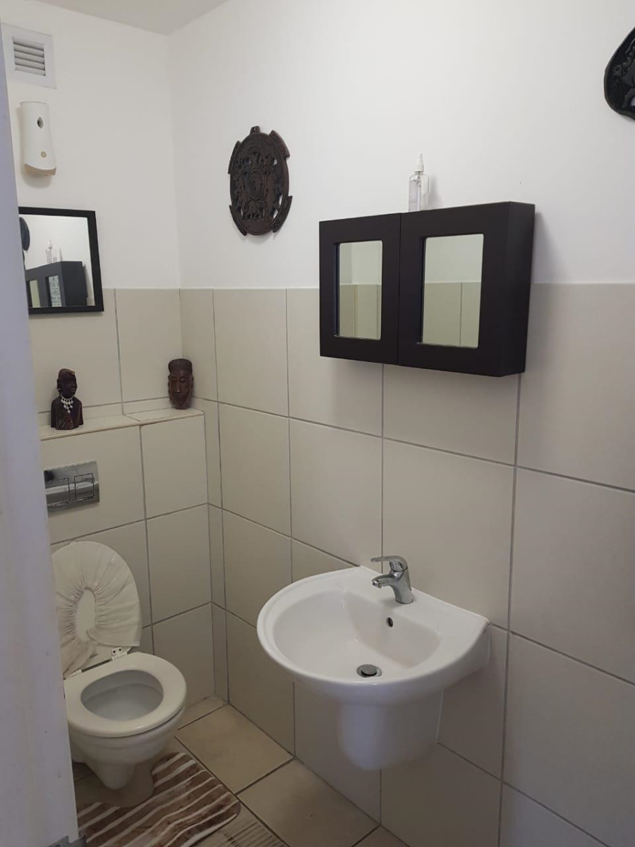 To Let 2 Bedroom Property for Rent in Burgundy Estate Western Cape